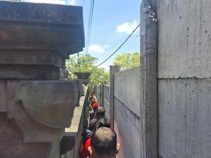 Ramai-ramai Desak GWK agar Bongkar Tembok yang Tutup Akses Warga Ungasan