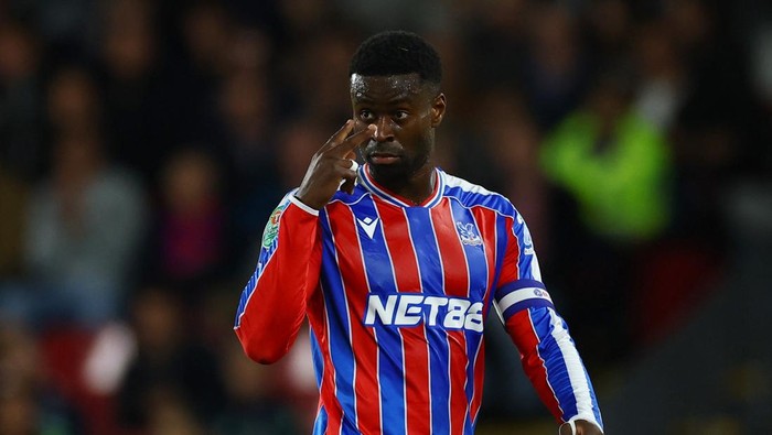 Soccer Football - Carabao Cup - Third Round - Crystal Palace v Millwall - Selhurst Park, London, Britain - September 16, 2025 Crystal Palaces Marc Guehi reacts Action Images via Reuters/Matthew Childs EDITORIAL USE ONLY. NO USE WITH UNAUTHORIZED AUDIO, VIDEO, DATA, FIXTURE LISTS, CLUB/LEAGUE LOGOS OR LIVE SERVICES. ONLINE IN-MATCH USE LIMITED TO 120 IMAGES, NO VIDEO EMULATION. NO USE IN BETTING, GAMES OR SINGLE CLUB/LEAGUE/PLAYER PUBLICATIONS. PLEASE CONTACT YOUR ACCOUNT REPRESENTATIVE FOR FURTHER DETAILS..