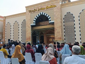 Pesan Gubernur Khofifah Saat Resmikan Masjid SMAN 3 Taruna Angkasa