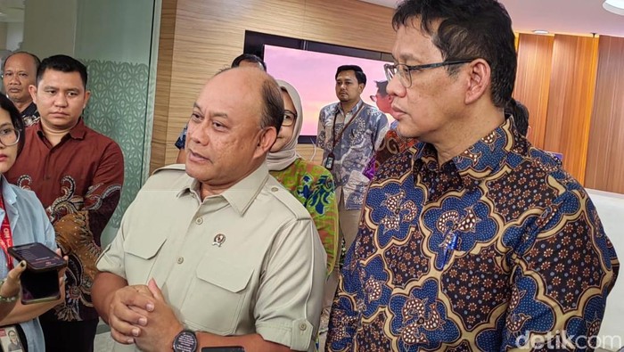 Menteri Keuangan Purbaya Yudhi Sadewa bertemu Kepala Badan Gizi Nasional (BGN) Dadan Hindayana.