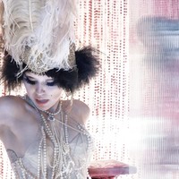 “Fashion bukan selalu soal gaya, tetapi lebih kepada ekspresi personal,” ujar Miley. “Lucunya, dua orang yang dulu jauh dari kata minimalis kini justru menemukan cara baru dalam berbusana dengan lebih sederhana. Itu adalah bagian dari evolusi, metamorfosis, dan pertumbuhan diri,” lanjutnya.  Foto: dok. CR Fashion Book