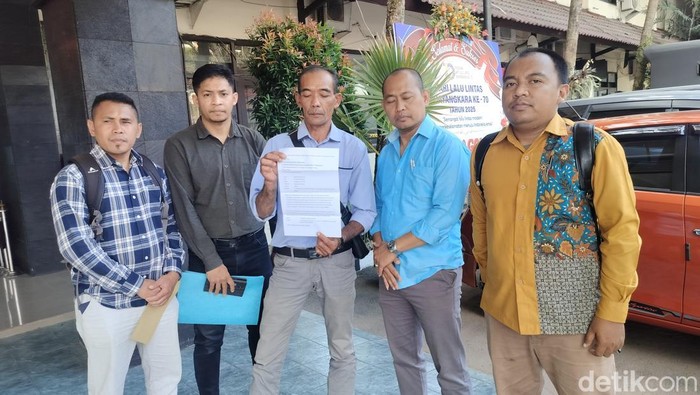 Mimim Muslimin didampingi kuasa hukum laporkan eks dosen UIN