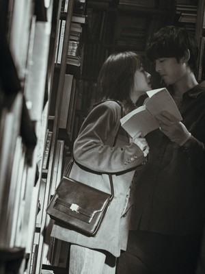 Chun Woo Hee Curi-curi Cium Song Joong Ki di Episode My Youth Malam Ini