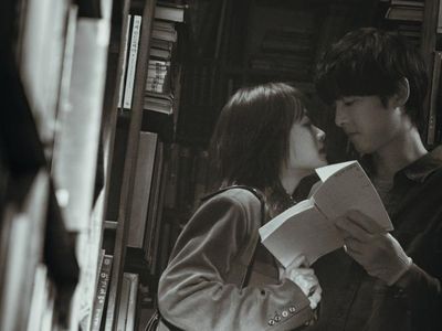 Chun Woo Hee Curi-curi Cium Song Joong Ki di Episode My Youth Malam Ini