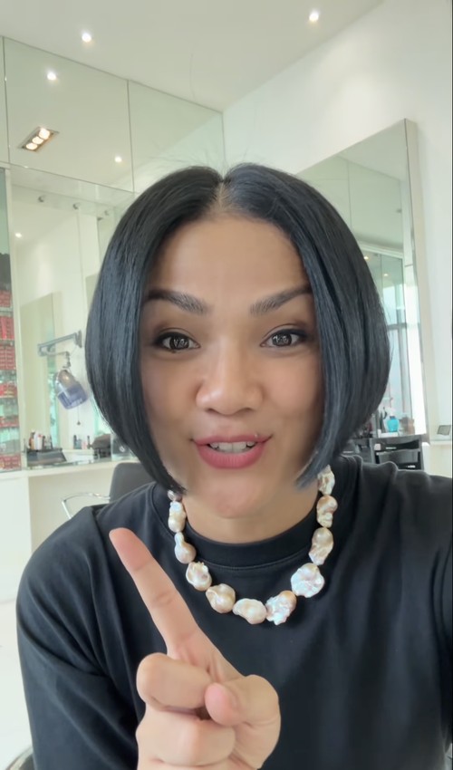 Nirina Zubir potong rambut setelah 7 tahun.