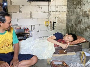 Pilu OB di Semarang Hampir Setahun Lumpuh Usai Tertimpa Gerbang Saat Kerja