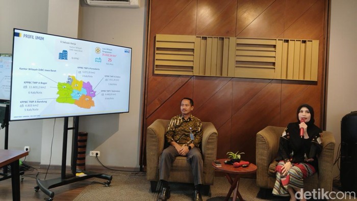Pemaparan masalah peredaran rokok ilegal di Jabar.