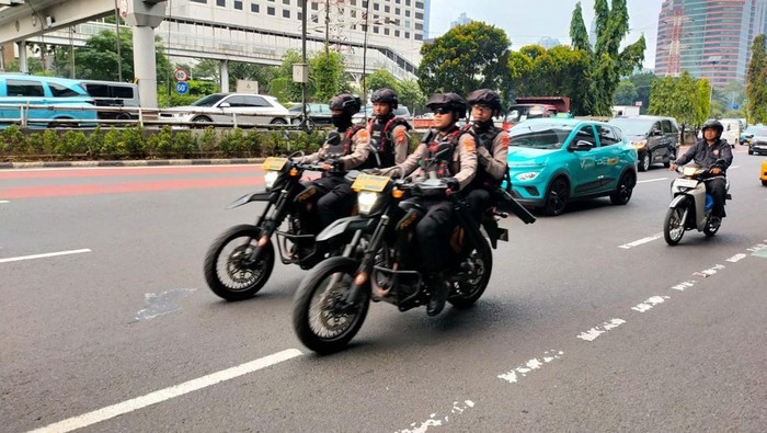 Polda Metro Jaya kembali menggelar patroli skala besar. Patroli ini terus dilakukan untuk memberikan rasa aman kepada masyarakat. (Dok polisi).