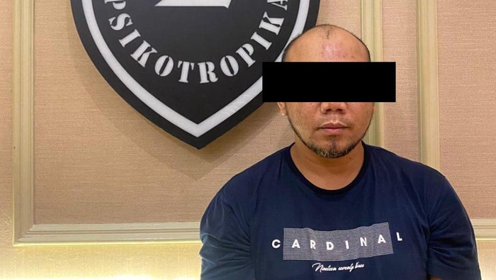 Polda Metro Jaya menangkap pengedar narkoba jaringan Malaysia. Dari penangkapan itu, 24,6 kilogram sabu berhasil diamankan. (Dok polisi).