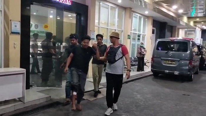 Polisi tembak betis sebelah kanan salah satu pelaku pencurian motor di parkiran ritel modern di wilayah Mataram, NTB, Jumat (26/9/2025). (Foto : Satreskrim Polresta Mataram).