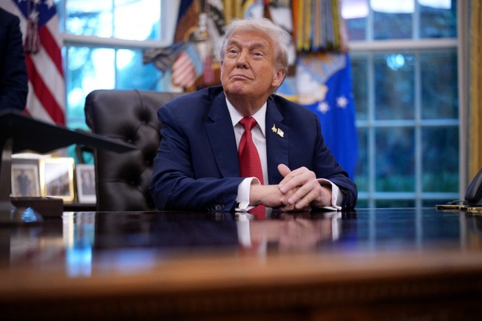 WASHINGTON, DC - SEPTEMBER 25: U.S. President Donald Trump looks on before signing executive ordres in the Oval Office of the White House on September 25, 2025 in Washington, DC. Trump is expected to sign executive orders, including approving a partial sale of TikToks U.S. operations, following a 2024 law requiring parent company ByteDance to divest or face a ban.   Andrew Harnik/Getty Images/AFP (Photo by Andrew Harnik / GETTY IMAGES NORTH AMERICA / Getty Images via AFP)