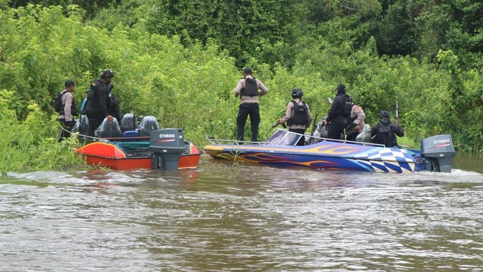 Proses evakuasi jenazah korban penembakan KKB di Asmat.