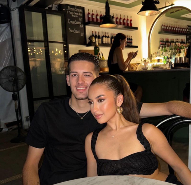So Sweet! Jennifer Coppen Masak Ayam Panggang Untuk Justin Hubner
