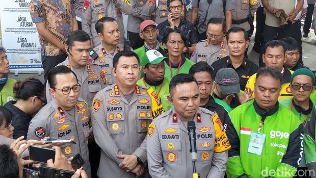Wakapolda Metro Jaya, Brigjen Dekananto menyampaikan, Kapolda Metro Jaya, Irjen Asep Edi Suheri akan memberi bonus Rp 500 ribu bagi ojol yang laporkan kejahatan di jalan ke polisi. (Kurniawan/detikcom)