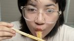 Seblak Go International! 10 Potret Orang Thailand Cicip-Ketagihan Seblak