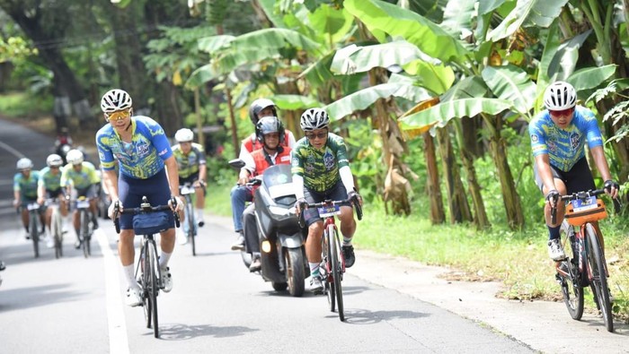 Kemeriahan Banyuwangi Bluefire Ijen KOM 2025