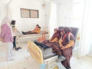 Belasan Siswa di Jember Dilarikan ke Puskesmas Usai Makan Menu MBG