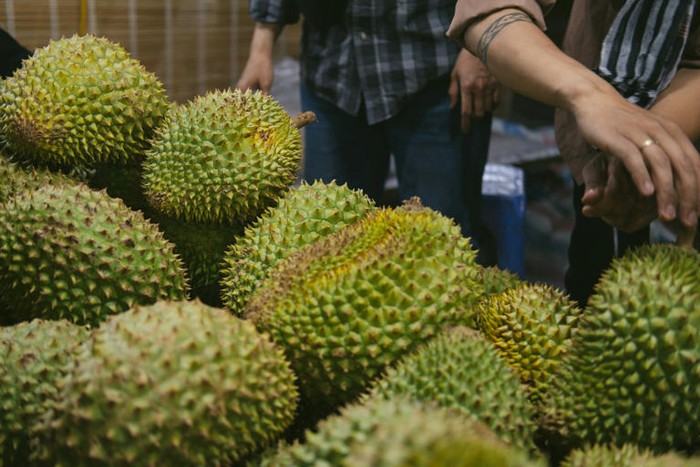 Bau Durian dari salah satu toko buah di Inggris, dikira aroma gas bocor.