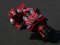 Video Gagalnya Kebangkitan Bagnaia, Desmosedici Ngambek di Tengah Balapan