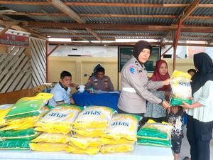 Gerakan Pangan Murah Salurkan 1 Ton Beras Murah di Rokan Hulu