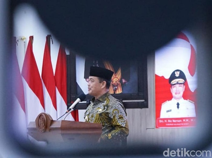 Gubernur Kalimantan Barat (Kalbar) Ria Norsan memastikan pasokan gas elpiji 3 kilogram untuk masyarakat aman. Usai bertemu dengan pihak Pertamina, disepakati ada penambahan 82.000 tabung baru.