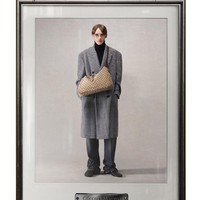 Koleksi ini sekaligus menjadi fondasi visi baru Demna di Gucci, menjelang debut pertunjukan perdananya pada Februari mendatang. (Foto: Dok. Gucci)