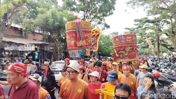 Kirab Budaya 200 tahun Klenteng Eng An Kiong