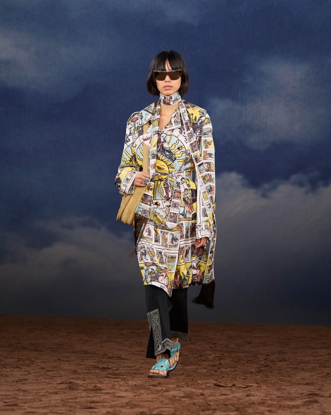 Daniel Lee, Chief Creative Officer Burberry, menekankan bahwa musik dan fashion selalu berjalan beriringan sebagai medium ekspresi diri, orisinalitas, dan kebersamaan. “Musisi selalu menjadi pionir, baik dalam cara mereka berpakaian maupun dalam bermusik. Warisan itulah yang tercermin dalam koleksi ini,” ujar Lee dalam pernyataan resminya. (Foto: Dok. Burberry)