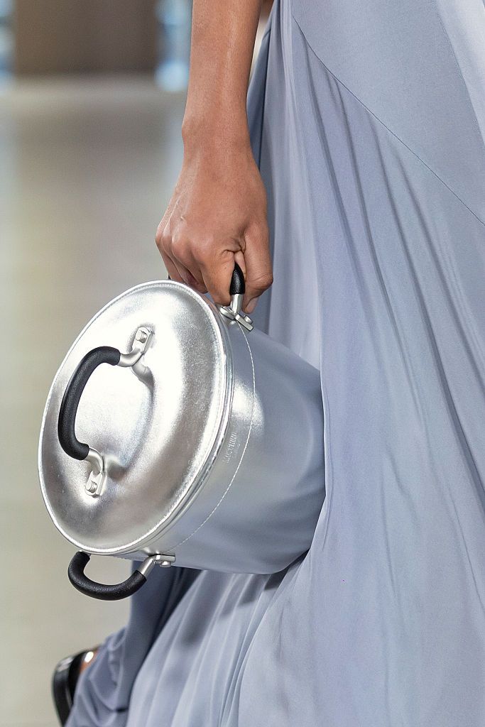 MILAN, ITALY - SEPTEMBER 25: A model, bag detail, walks the runway at the Moschino show during Milan Fashion Week Womenswear Spring/Summer 2026 on September 25, 2025 in Milan, Italy. (Photo by Justin Shin/Getty Images)