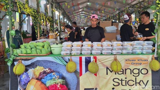 Kuliner Road Show Rasa Bangkok di Transmart Mataram, Sabtu (27/9/2025).