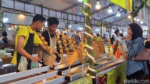 Kuliner Road Show Rasa Bangkok di Transmart Mataram, Sabtu (27/9/2025).