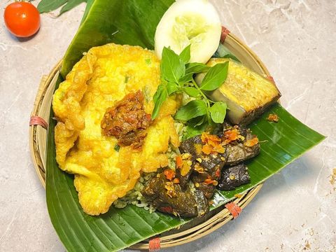 Warung Penyetan Cece, Viral karena Pemilik Cantik Kini Kian Ramai Pengunjung