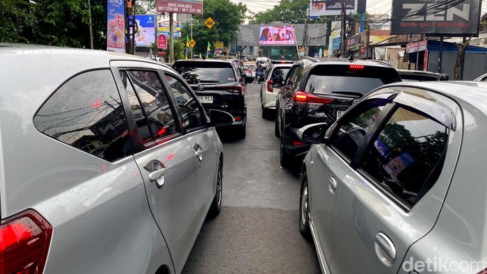 Pantauan lalu lintas di Jalan Sunda, Kota Bandung.