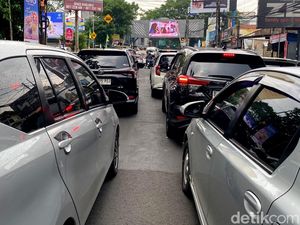 Wisatawan Serbu Bandung di Akhir Pekan