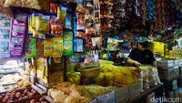 Survei Bank Indonesia menunjukkan pengecer memperkirakan penurunan penjualan eceran dalam tiga dan enam bulan ke depan.