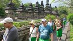 Pura Taman Ayun Bali Ramai Dikunjungi Turis
