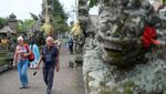 Pura Taman Ayun Bali Ramai Dikunjungi Turis
