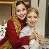 Salah satu anak dari Ayu Azhari dan Mike Tramp ini memang terbilang berprestasi secara akademis. Ia diketahui sudah diterima di tiga univesitas bergengsi di Inggris, yakni University of Bristol, Brunel University of London, dan St. Georges University School of Medicine. Isabel rencananya bakal melanjutkan pendidikan di St. Georges University School of Medicine untuk mengambil jurusan kedokteran. (Foto: Instagram/@isabel.azhari)