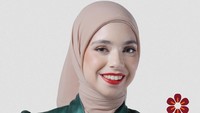 Aku bukan tipe yang ikut pageant, tapi Abang None menurut aku beda. Ada banyak hal yang harus kita belajar, tentang budaya, tentang pemerintahan, tentang hubungan internasional. Menurut aku bisa jadi platform buat anak muda berkarya, kita dapat kesempatan, ruang berkarya, kata perempuan yang 1 Oktober nanti genap berusia 20 tahun itu. Foto: Instagram/@isabel.azhari