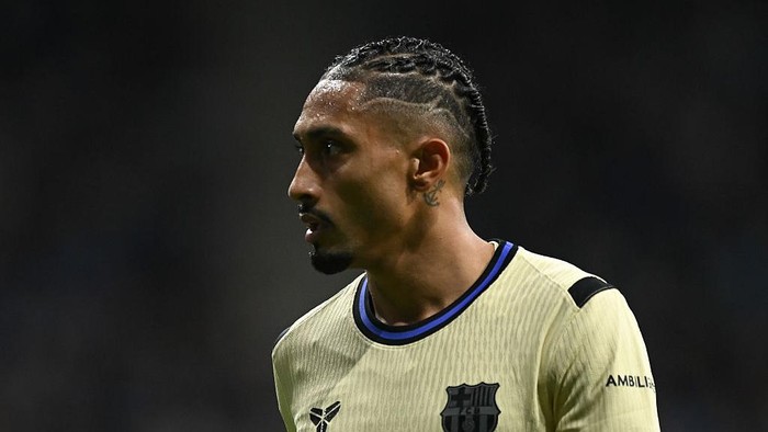 Raphinha OVIEDO, SPAIN - SEPTEMBER 25: Raphinha of FC Barcelona
looks on during the LaLiga EA Sports match between Real Oviedo and FC Barcelona at Carlos Tartiere on September 25, 2025 in Oviedo, Spain. (Photo by Denis Doyle/Getty Images)
