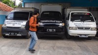 Penutupan dilakukan karena dugaan keterkaitan dengan kasus keracunan massal siswa dan menunggu hasil uji laboratorium serta evaluasi Badan Gizi Nasional. ANTARA FOTO/Novrian Arbi