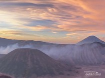 Menjelajahi Gunung Bromo dengan Pesona Alam di Negeri Awan