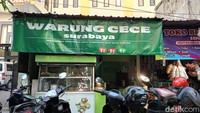 Kini Warung Cece Surabaya milik Donna menempati lokasi baru. Kamu bisa menyambanginya di Jalan Raya Nginden Nomor 27, Nginden Jangkungan, Kecamatan Sukolilo, Surabaya. Foto: Eka Fitria Lusiana/ detikjatim