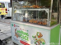 Warung Penyetan Cece yang Viral Kini Kian Ramai Pelanggan