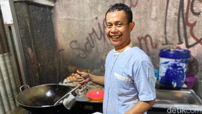 Warung Pakdhe: warung nasi goreng dan chinese food milik mantan chef Solaria
