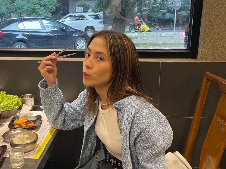 Intip Gaya Kuliner Zara Adhisty, Pemeran Film Tukar Takdir