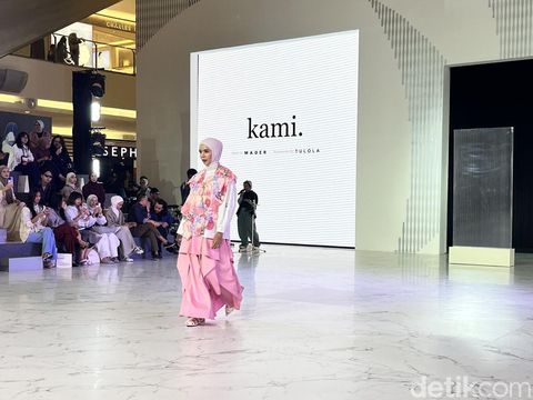 Brand hijab dan modest fashion, Kami. mempersembahkan koleksi terbaru bertajuk Katla di Senayan Fashion Nation.