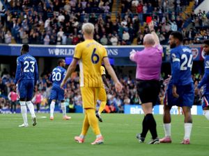 Hantu Kartu Merah Masih Gentayangi Chelsea