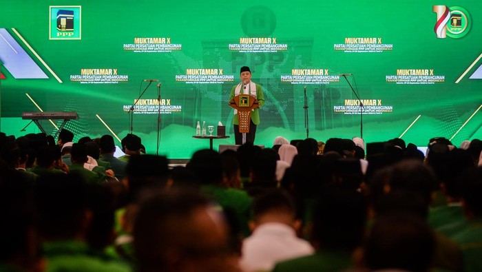 Pelaksana Tugas (Plt) Ketua Umum Partai Persatuan Pembangunan (PPP) Muhamad Mardiono menyampaikan pidato politik saat pembukaan Muktamar ke-10 PPP di Jakarta, Sabtu (27/9/2025). Muktamar yang mengambil tema Transformasi PPP untuk Indonesia tersebut diselenggarakan pada 27-29 September 2025 dengan agenda utama pemilihan ketua umum baru periode 2025-2030. ANTARA FOTO/Putra M. Akbar/sgd