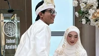 Dzawin Nur dengan lancar mengucapkan ijab kabul. Ia mempersunting Renny Rachmawaty dengan maskawin perhiasan emas, 2.709 dolar Singapura, dan 25 euro. (Foto: dok Instagram hestianggraini1998)